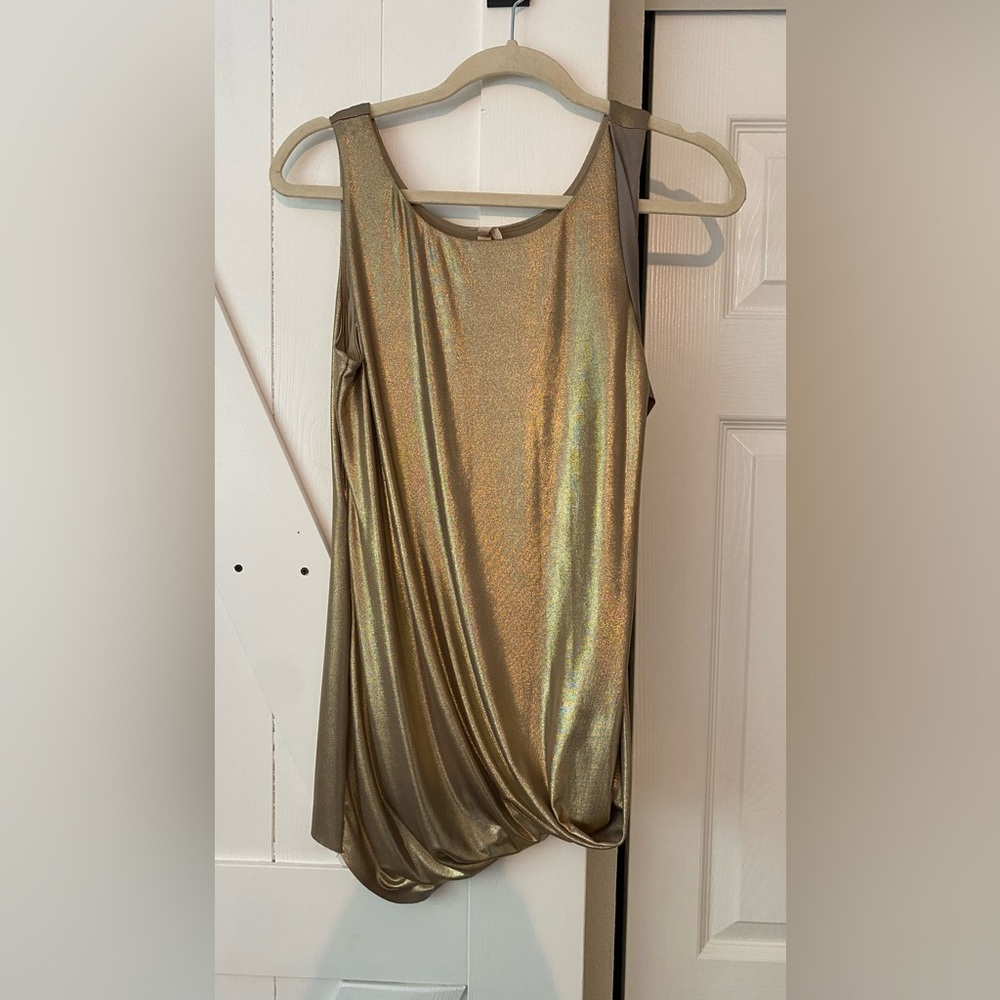 Bailey 44 gold top